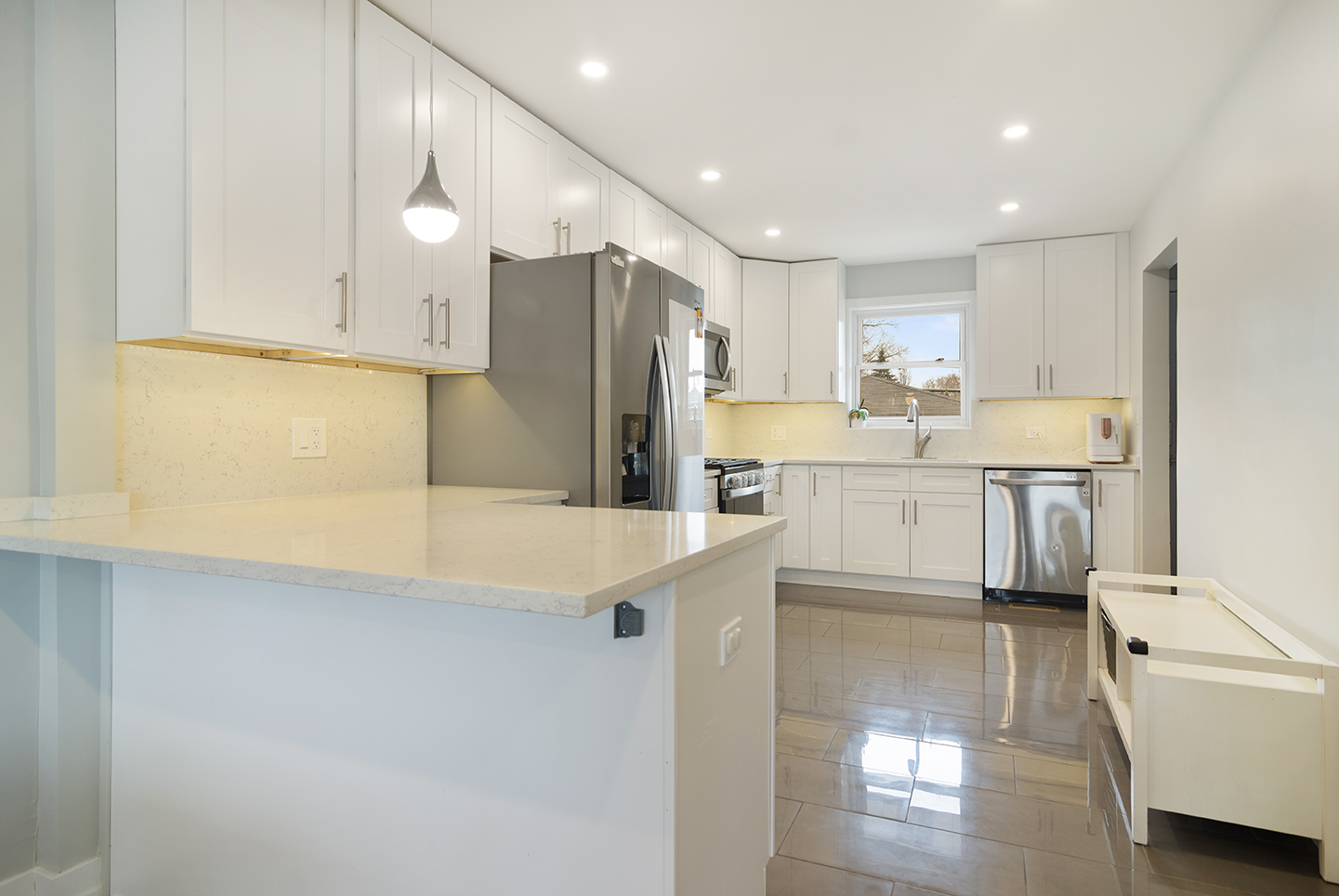 702 West Lonnquist Boulevard Mount Prospect, IL 60056 - Photo 10 of 32