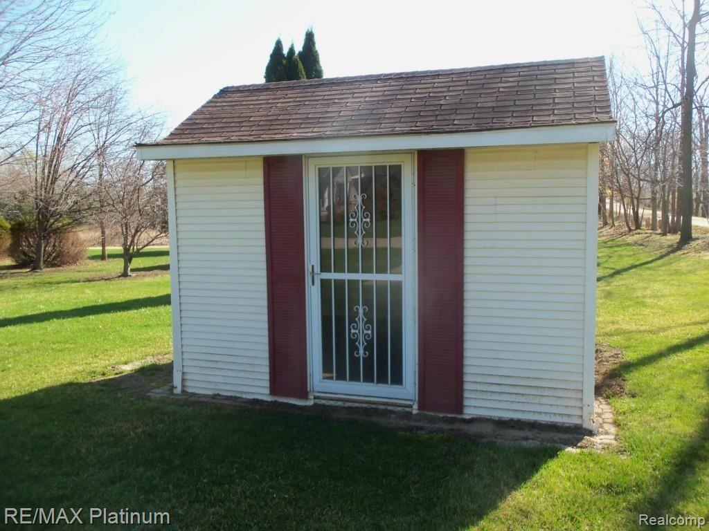 12184 Lovejoy Road Byron, MI 48418 - Photo 14 of 17