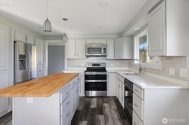 $620,000 | 2312 Fairway Lane, Oak Harbor, WA 98277