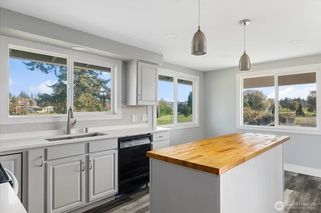 $620,000 | 2312 Fairway Lane, Oak Harbor, WA 98277
