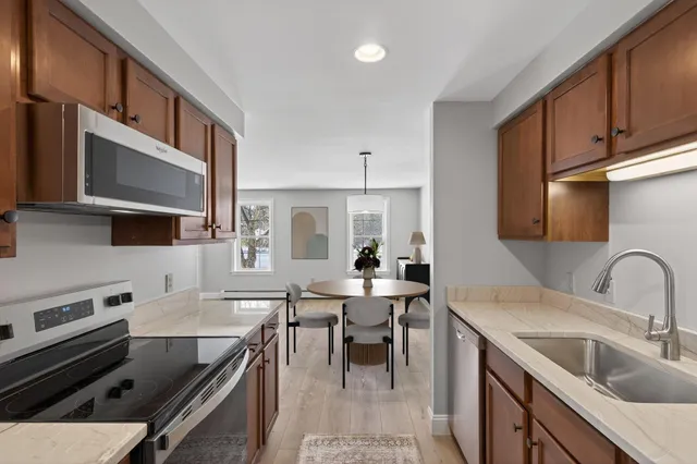 $415,000 | 1 Elizabeth Road, Unit 1, South Berwick, ME 03908