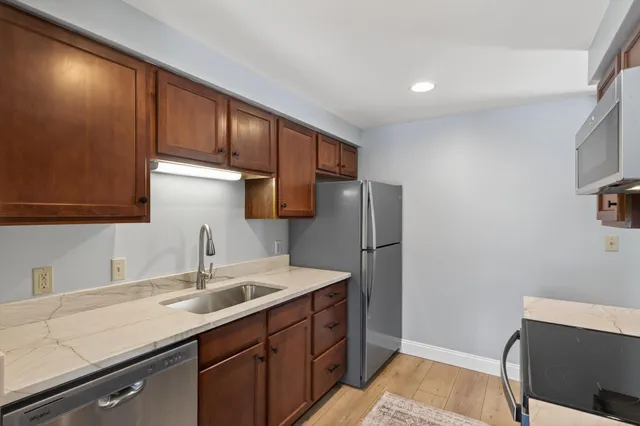 $415,000 | 1 Elizabeth Road, Unit 1, South Berwick, ME 03908