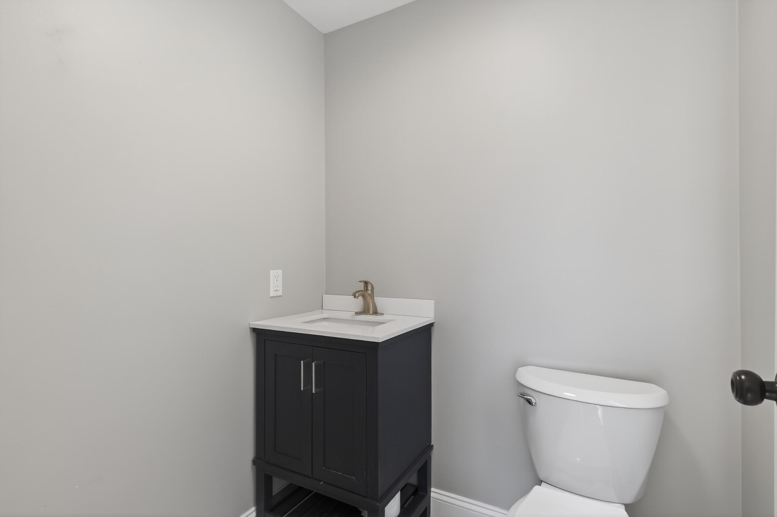 1 Elizabeth Road, Unit 1 South Berwick, ME 03908 - Photo 9 of 25 1_Elizabeth_Rd_037