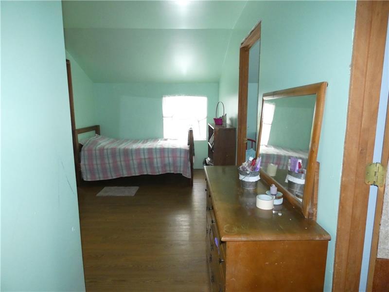 253 Cokain Road Harrisville, PA 16038 - Photo 16 of 25 Hallway area at the top of the stairs