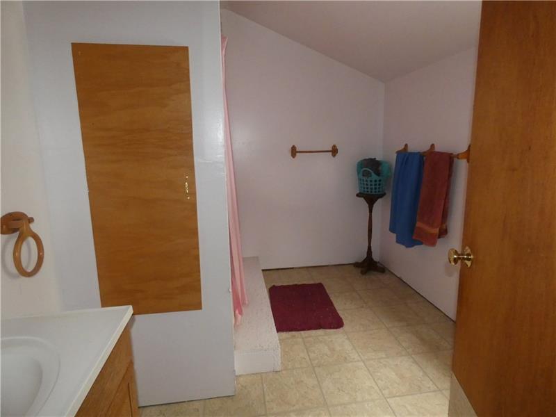253 Cokain Road Harrisville, PA 16038 - Photo 17 of 25 Full bath on the second floor