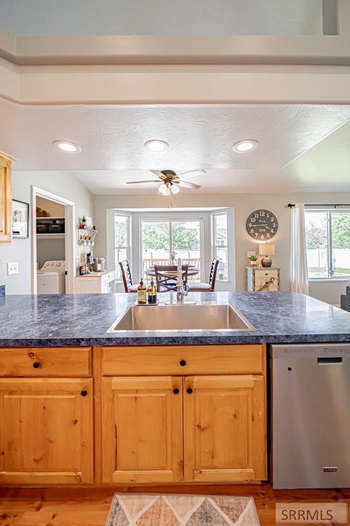 3947 Jordan Circle Ammon, ID 83406 - Photo 25 of 81 Kitchen