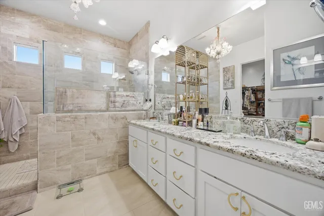 $699,990 | Undisclosed Address, Bakersfield, CA 93314