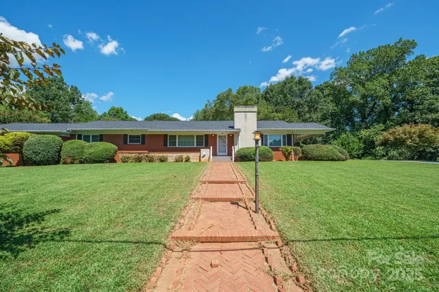 $356,812 | 152 31st Avenue Northwest, Hickory, NC 28601