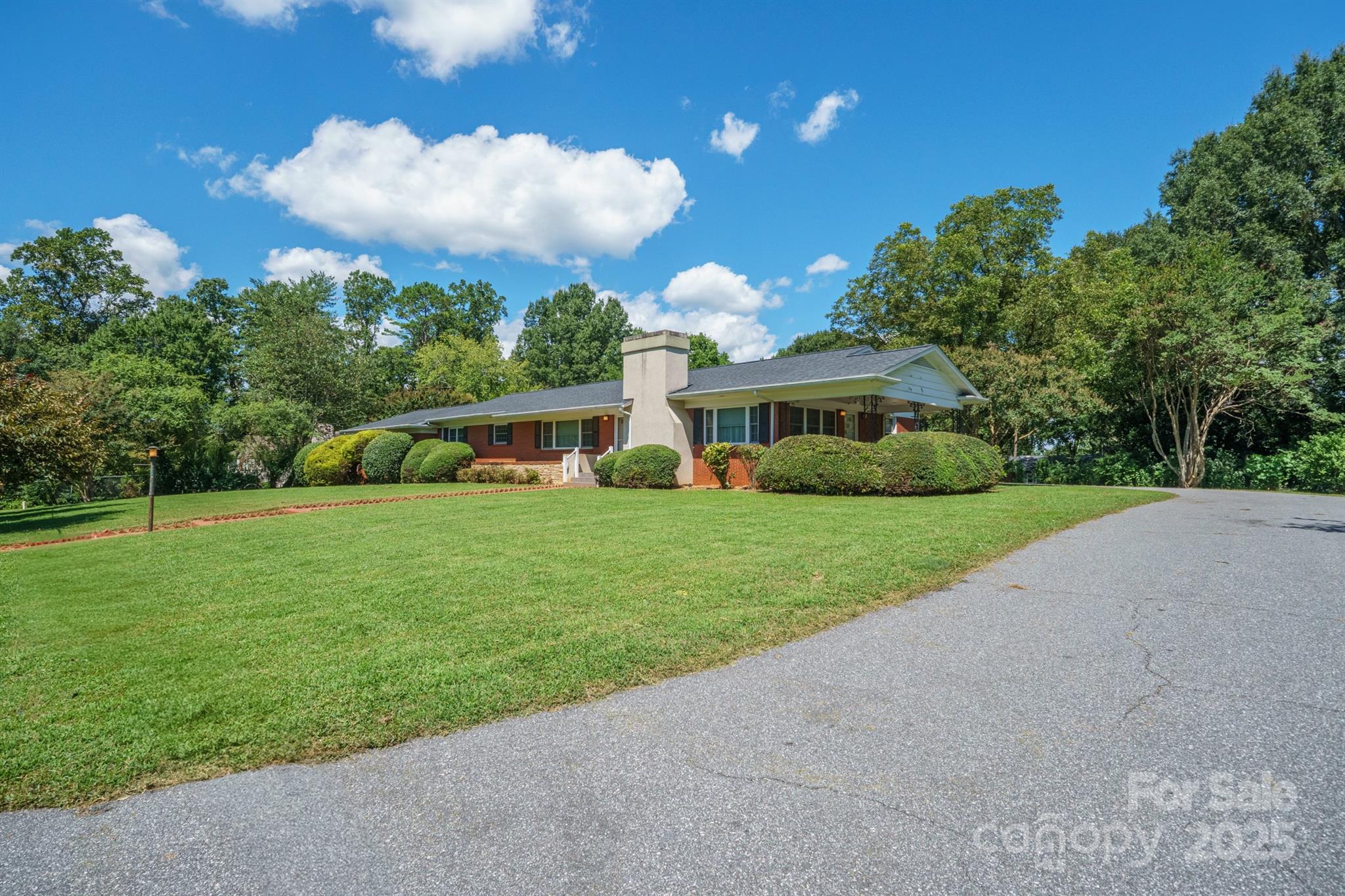 152 31st Avenue Northwest Hickory, NC 28601 - Photo 2 of 45