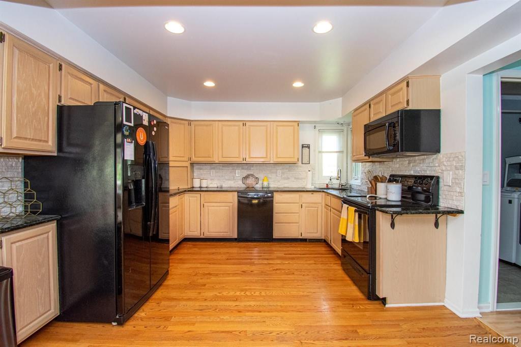 2835 Norton Lawn Street Rochester Hills, MI 48307 - Photo 12 of 38