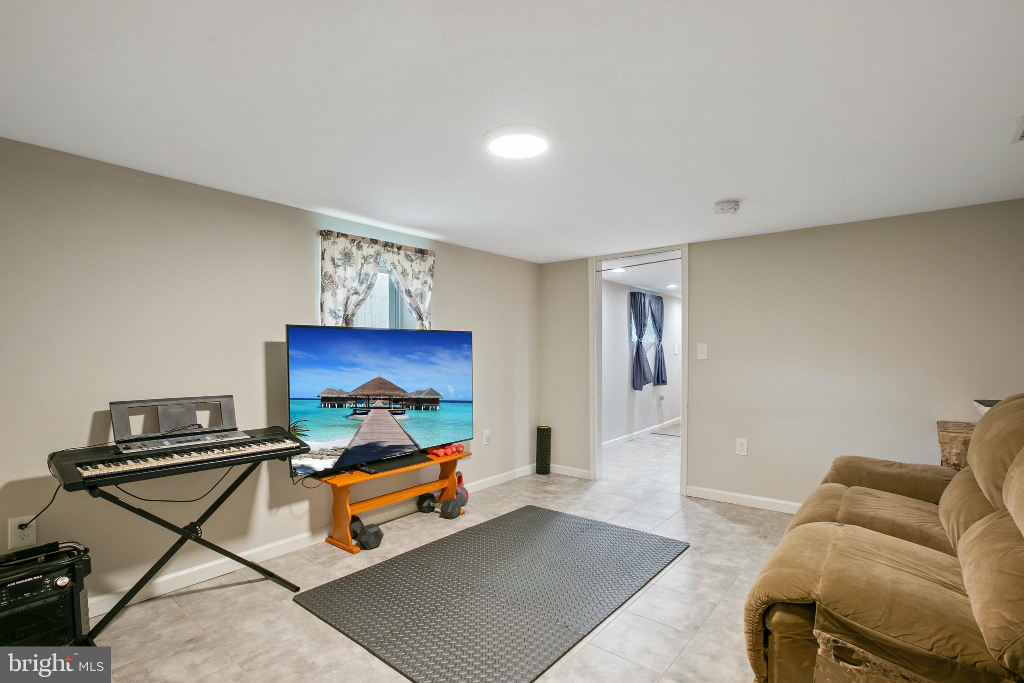 327 Poplar Road Baltimore, MD 21221 - Photo 22 of 39