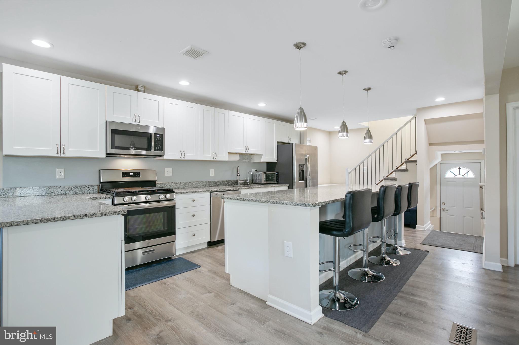 327 Poplar Road Baltimore, MD 21221 - Photo 8 of 39