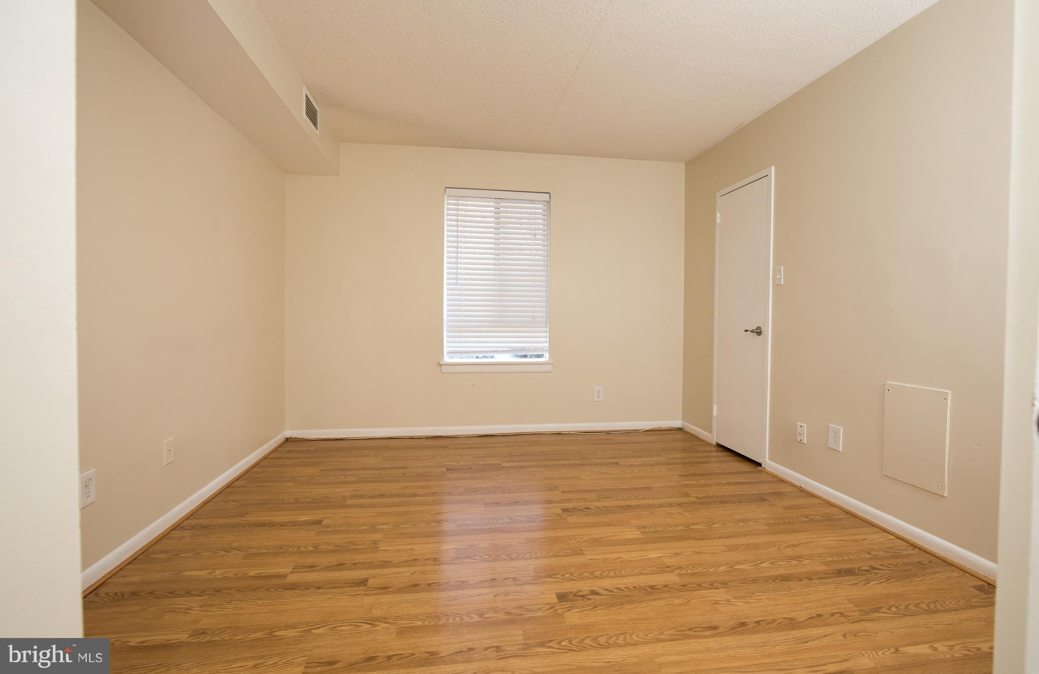 11621 Stoneview Square, Unit 11C Reston, VA 20191 - Photo 13 of 22 Bedroom (Master)