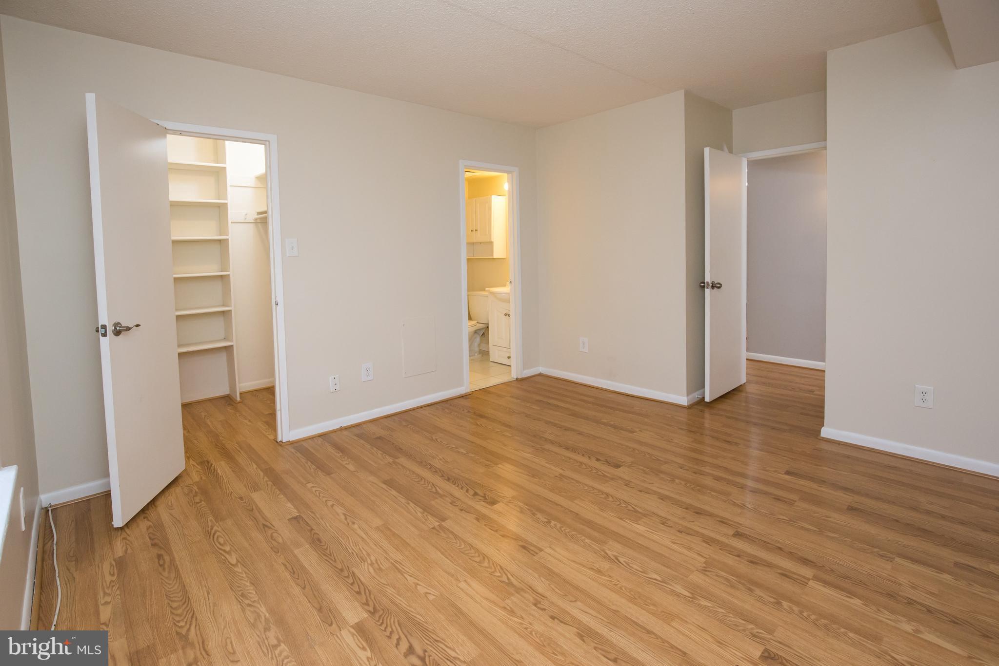 11621 Stoneview Square, Unit 11C Reston, VA 20191 - Photo 14 of 22 Bath (Master)