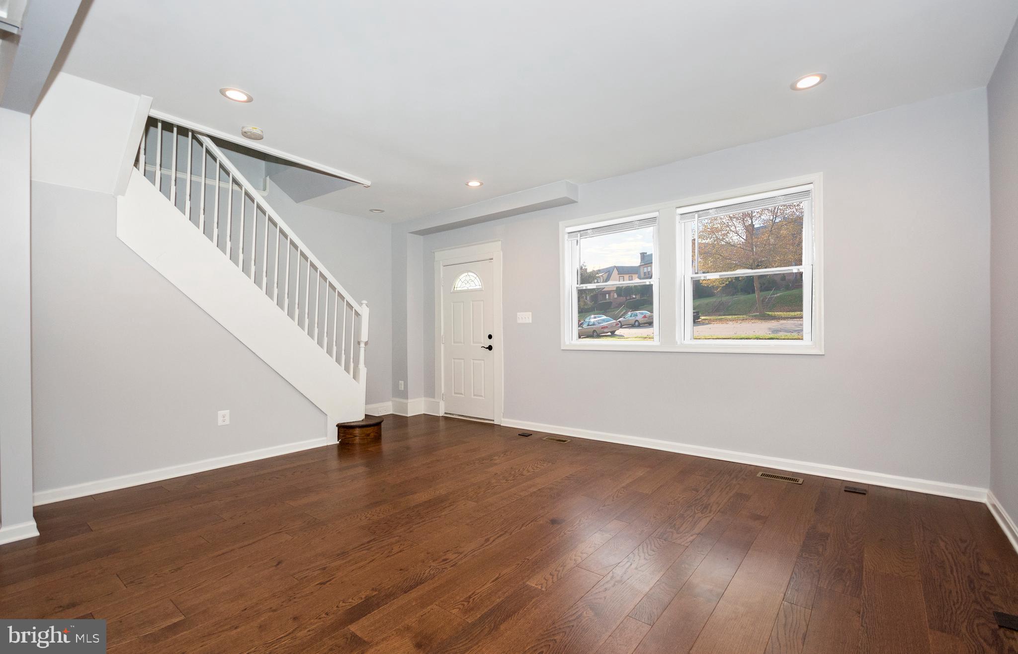 3517 Lynchester Road Baltimore, MD 21215 - Photo 4 of 43 Living Room