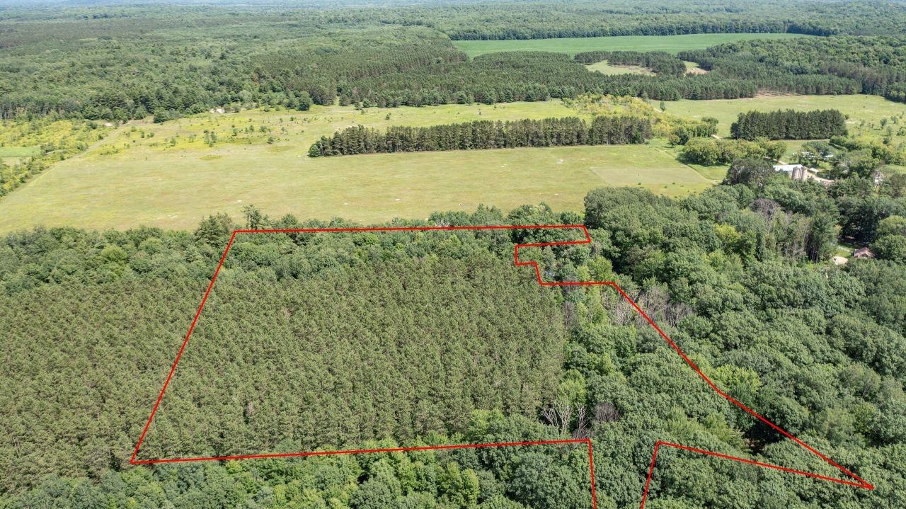 East Oak Ridge Lane Gresham, WI 54128 - Photo 11 of 17