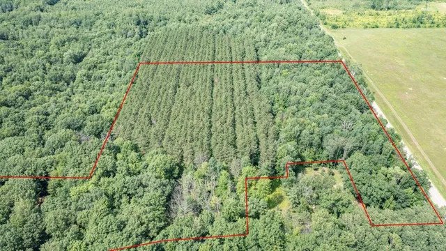 $75,000 | East Oak Ridge Lane, Gresham, WI 54128