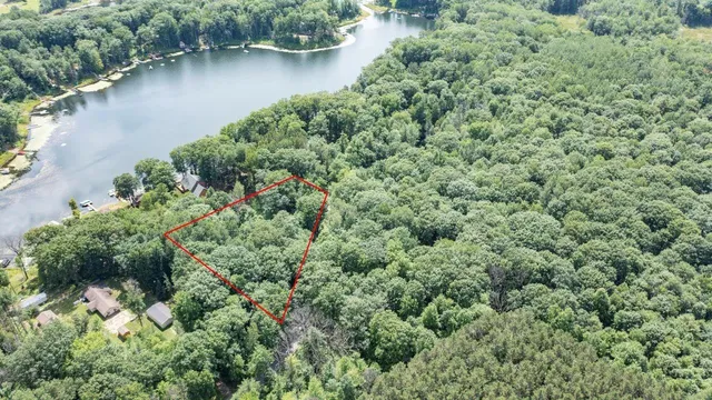 $75,000 | East Oak Ridge Lane, Gresham, WI 54128