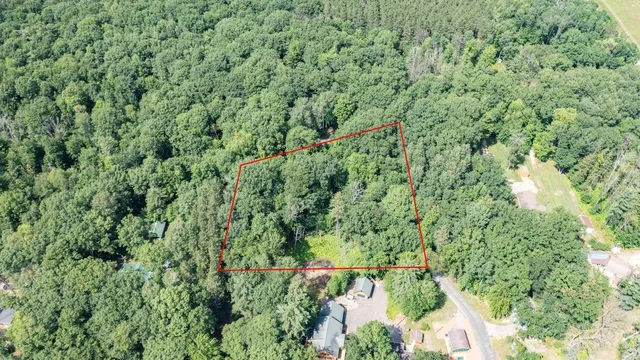 $75,000 | East Oak Ridge Lane, Gresham, WI 54128