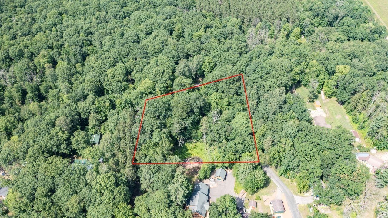 East Oak Ridge Lane Gresham, WI 54128 - Photo 3 of 17