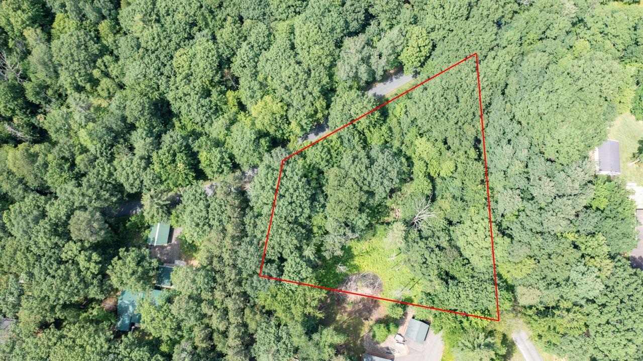 East Oak Ridge Lane Gresham, WI 54128 - Photo 4 of 17