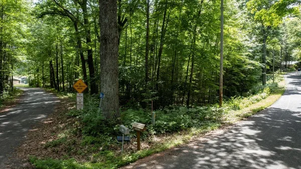 $75,000 | East Oak Ridge Lane, Gresham, WI 54128