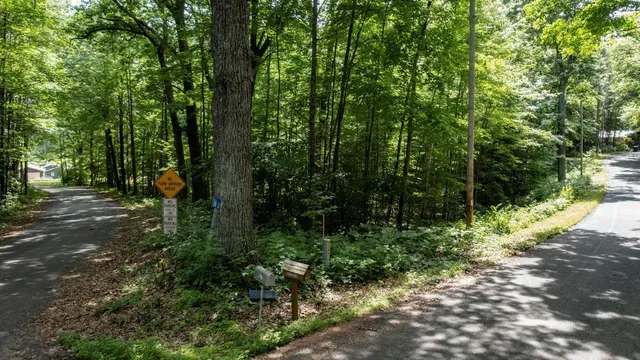 $75,000 | East Oak Ridge Lane, Gresham, WI 54128