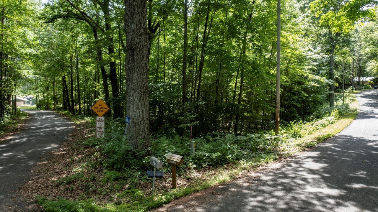 East Oak Ridge Lane Gresham, WI 54128 - Photo 6 of 17