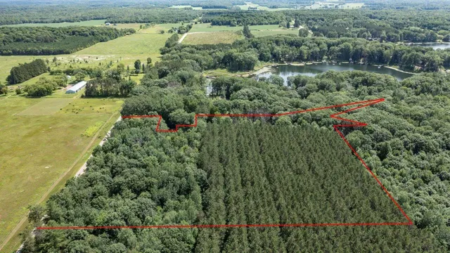 $75,000 | East Oak Ridge Lane, Gresham, WI 54128