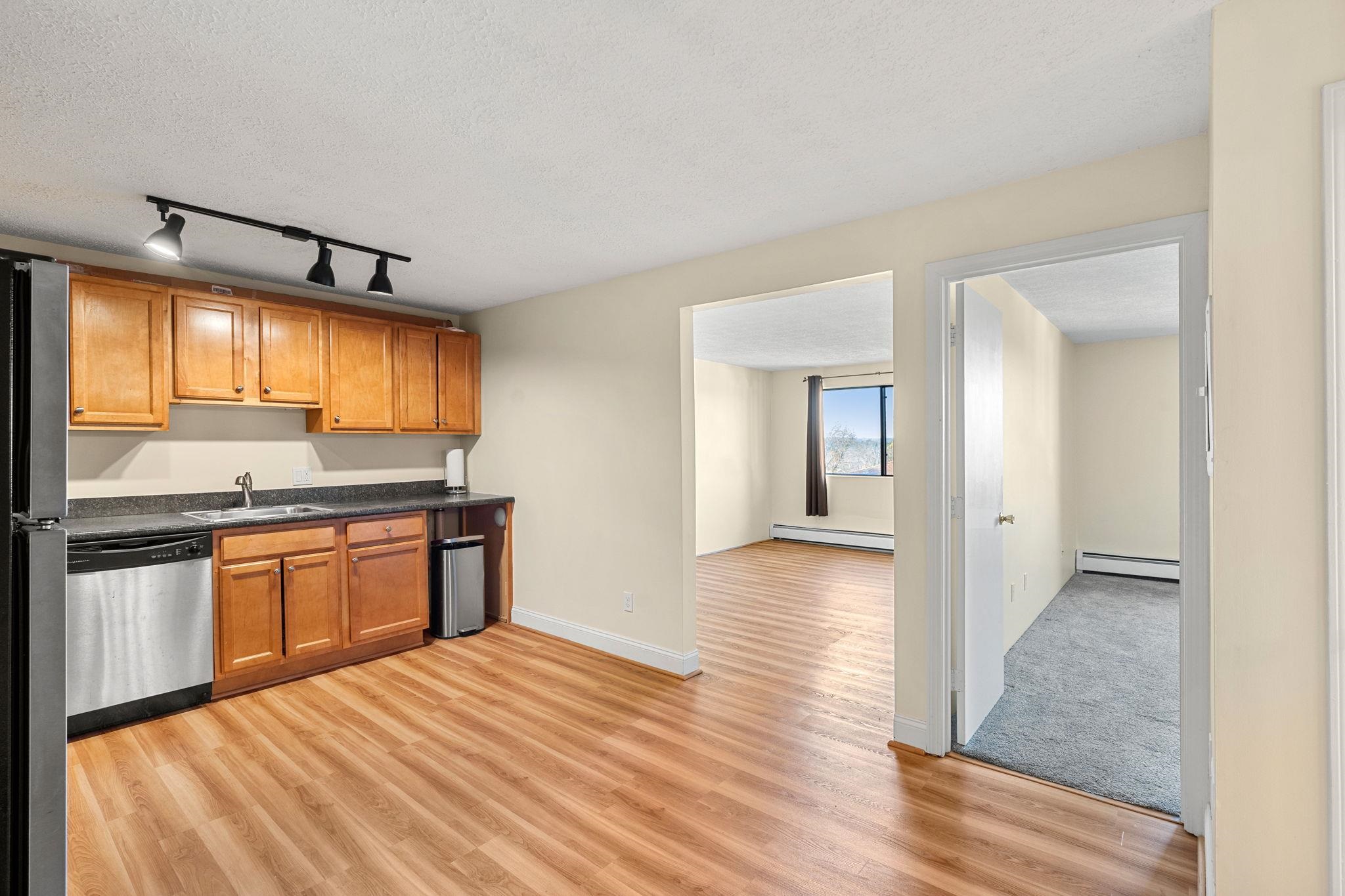 545 Calef Road, Unit 23 Manchester, NH 03103 - Photo 1 of 23