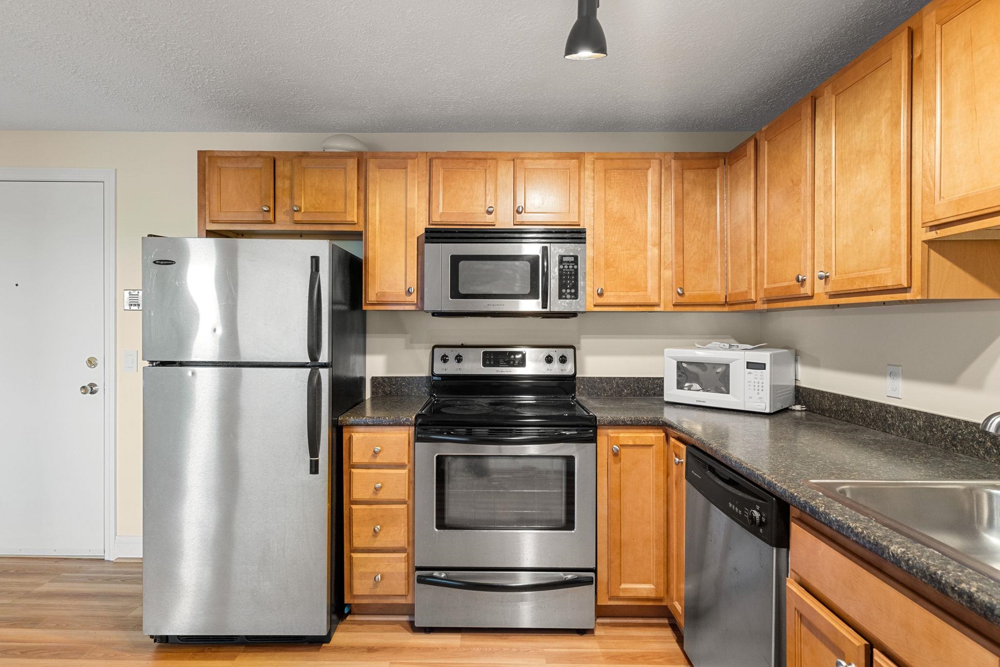 545 Calef Road, Unit 23 Manchester, NH 03103 - Photo 18 of 23