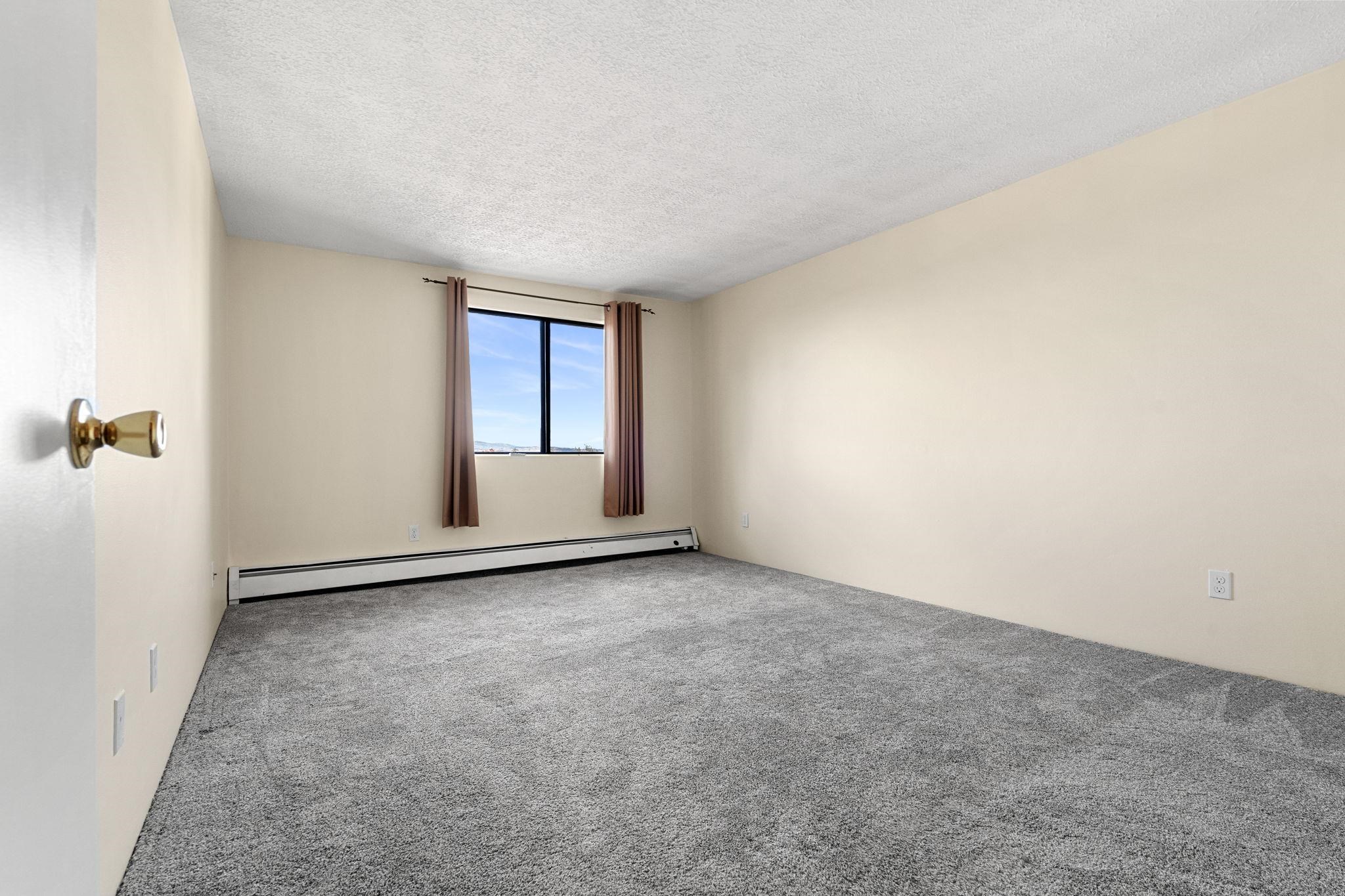 545 Calef Road, Unit 23 Manchester, NH 03103 - Photo 6 of 23