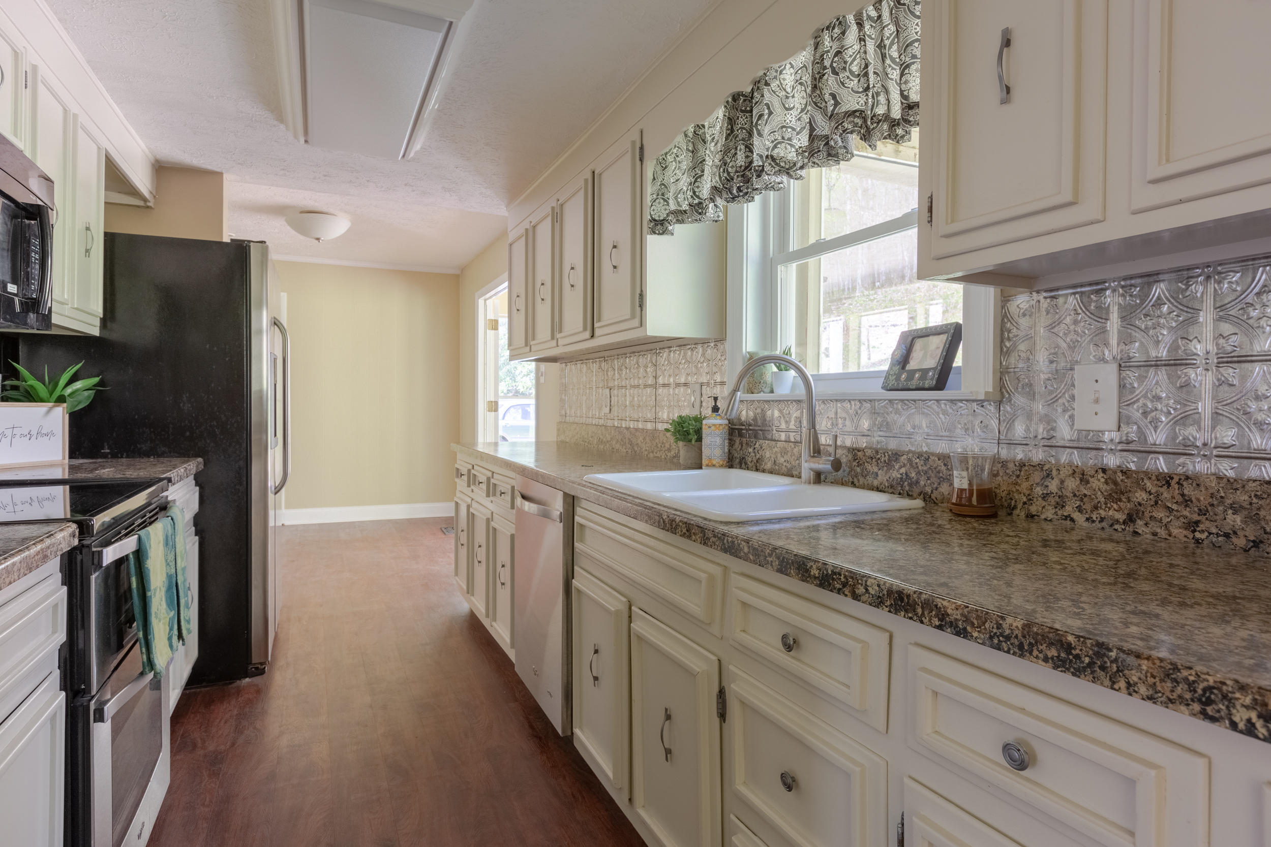 236 Gum Hollow Road Oak Ridge, TN 37830 - Photo 7 of 40 SMJ_IMG_0508-HDR