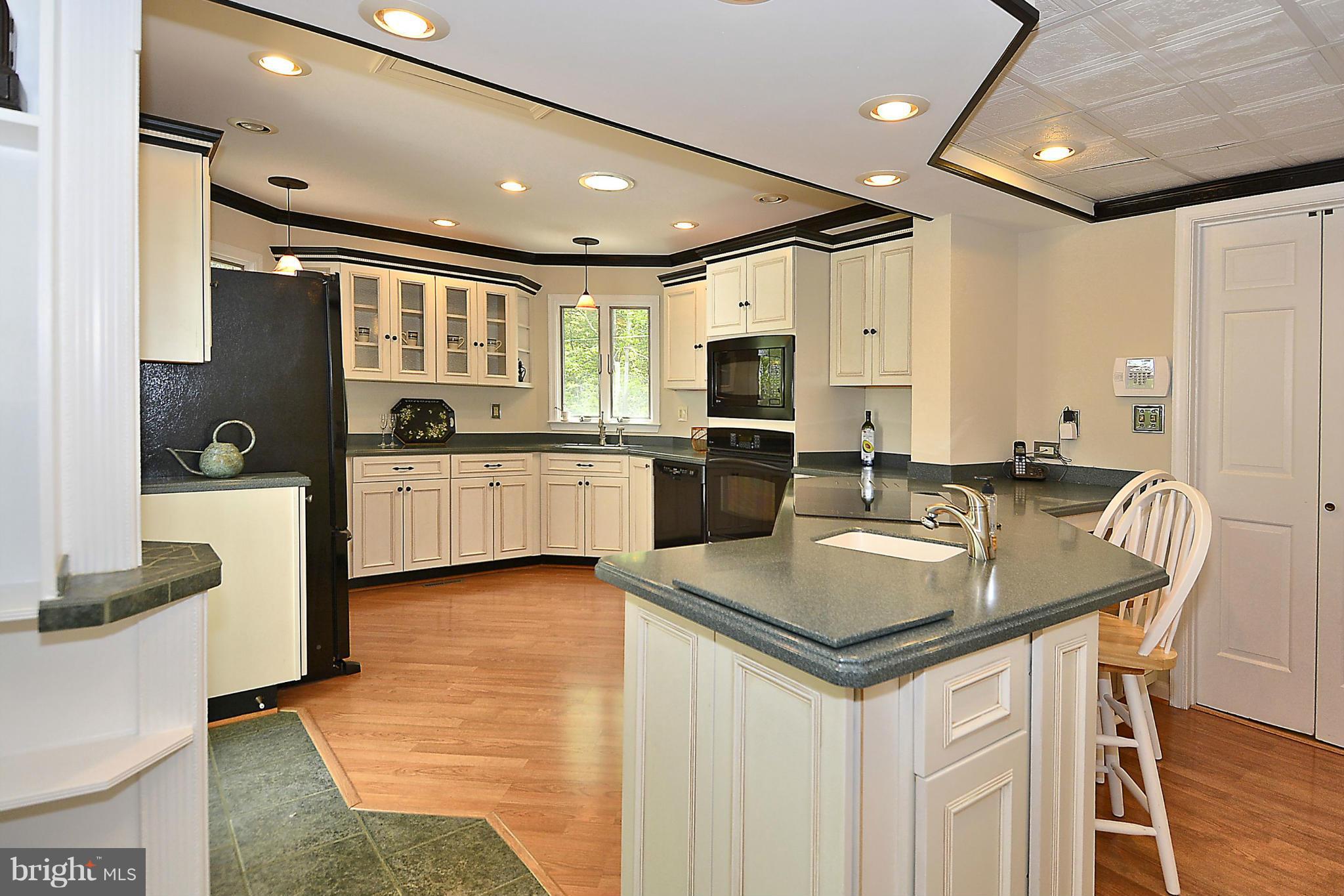 multiple sinks and plenty of counter space