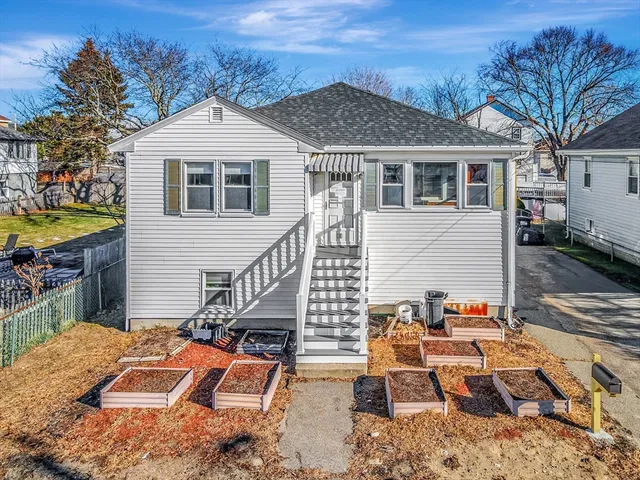 $2,800 | 56 Stafford Road, Unit 1, Hull, MA 02045