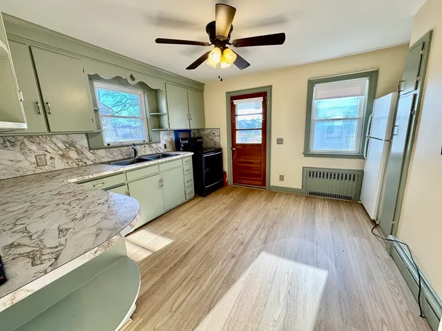 $2,800 | 56 Stafford Road, Unit 1, Hull, MA 02045