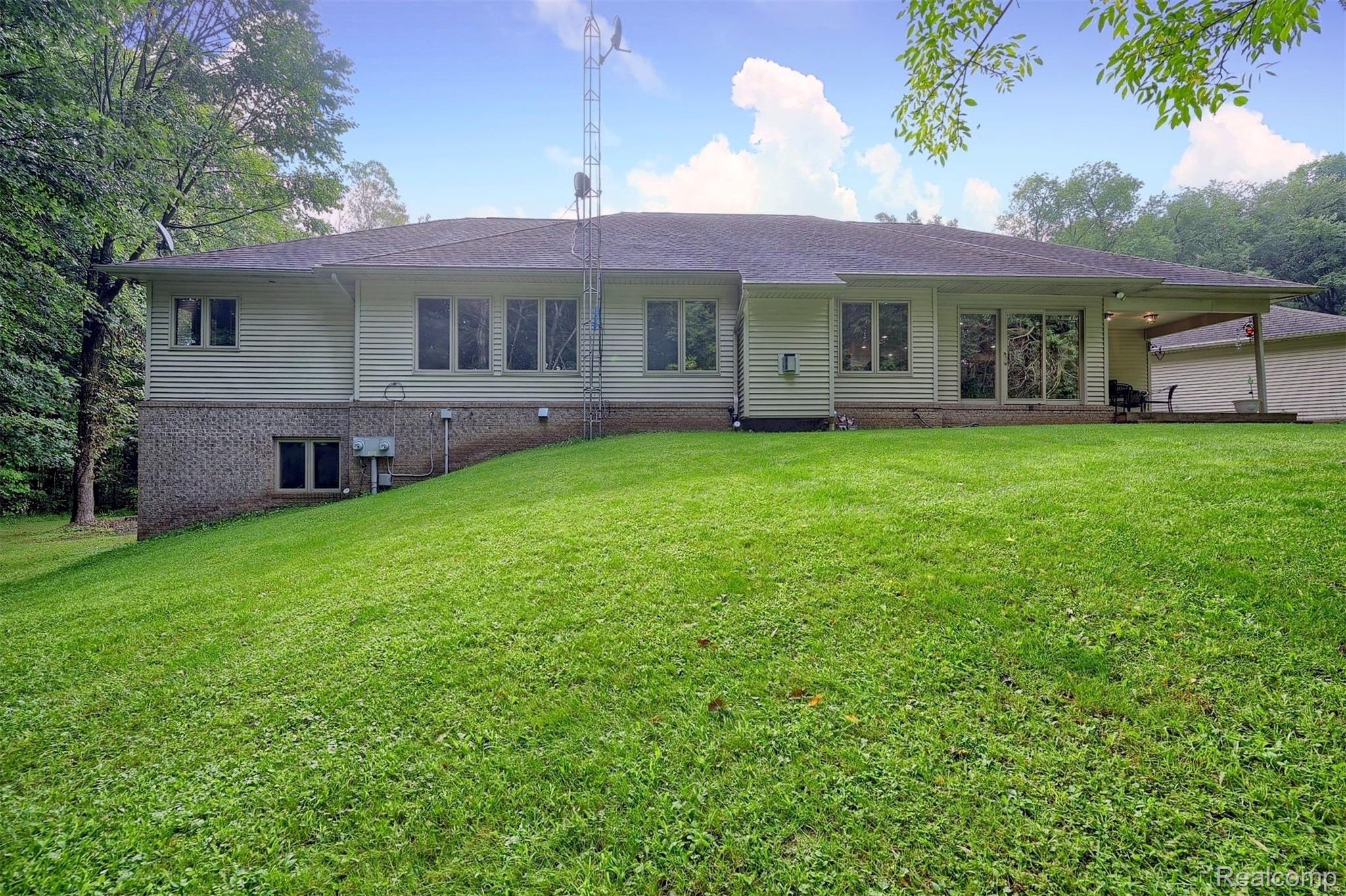 4781 Havens Road Leonard, MI 48367 - Photo 36 of 45 36-Rear.jpg