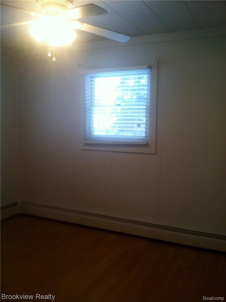 3023 Emmons Avenue Rochester, MI 48307 - Photo 10 of 17 IMG_0028.JPG