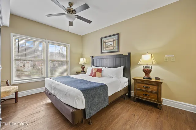 $519,900 | 215 Woliss Lane, Unit 406, Gatlinburg, TN 37738