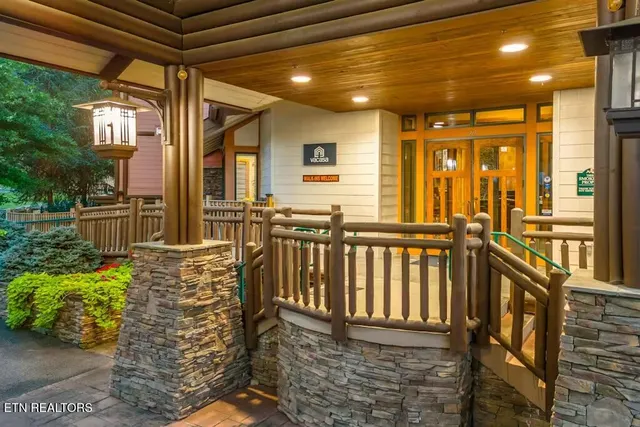 $519,900 | 215 Woliss Lane, Unit 406, Gatlinburg, TN 37738