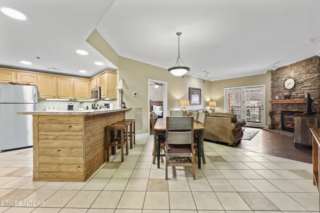 $519,900 | 215 Woliss Lane, Unit 406, Gatlinburg, TN 37738