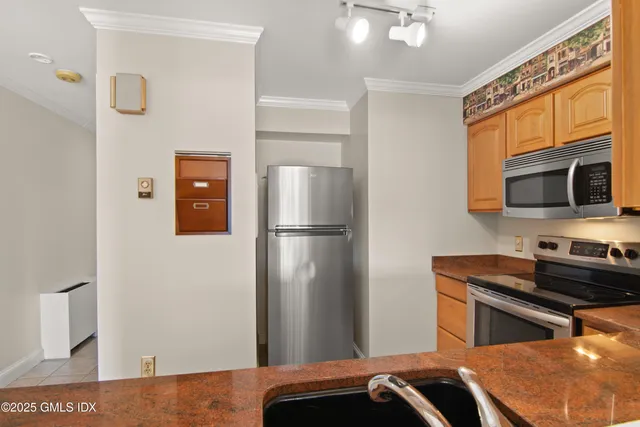 $5,400 | 7 River Road, Unit 306, Cos Cob, CT 06807