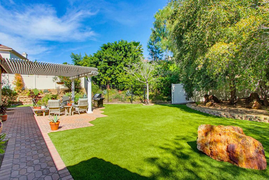 2194 Stone Castle Fallbrook, CA 92028 - Photo 51 of 60 a view of a backyard with sitting area