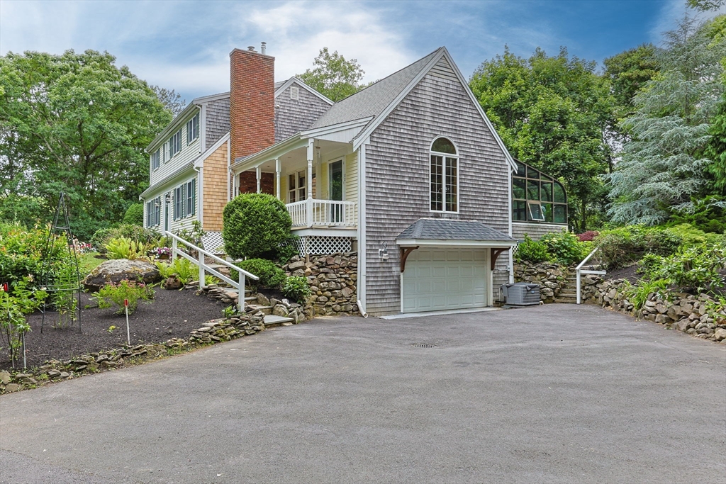 88 Acre Hill Road Barnstable, MA 02630 - Photo 4 of 42 Gallery Image 4