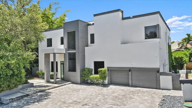 $4,500,000 | 19914 Northeast 19th Court, Miami, FL 33179