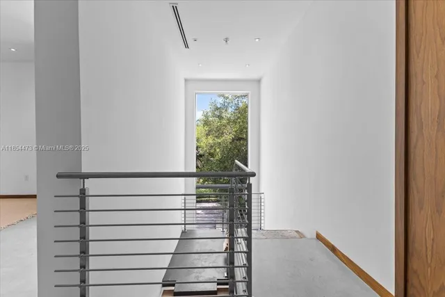 $4,500,000 | 19914 Northeast 19th Court, Miami, FL 33179