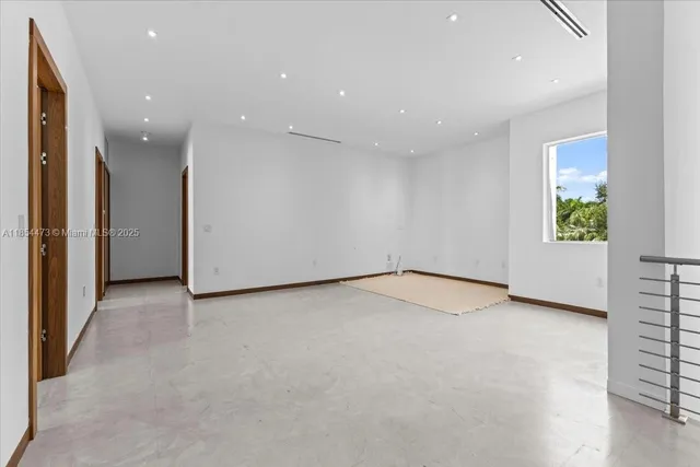 $4,500,000 | 19914 Northeast 19th Court, Miami, FL 33179