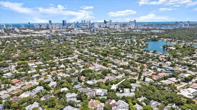 $4,500,000 | 19914 Northeast 19th Court, Miami, FL 33179