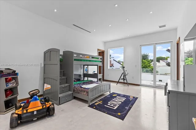 $4,500,000 | 19914 Northeast 19th Court, Miami, FL 33179