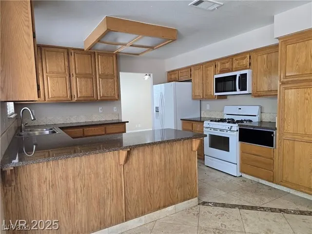 $2,395 | 272 Cordero Drive, Henderson, NV 89074